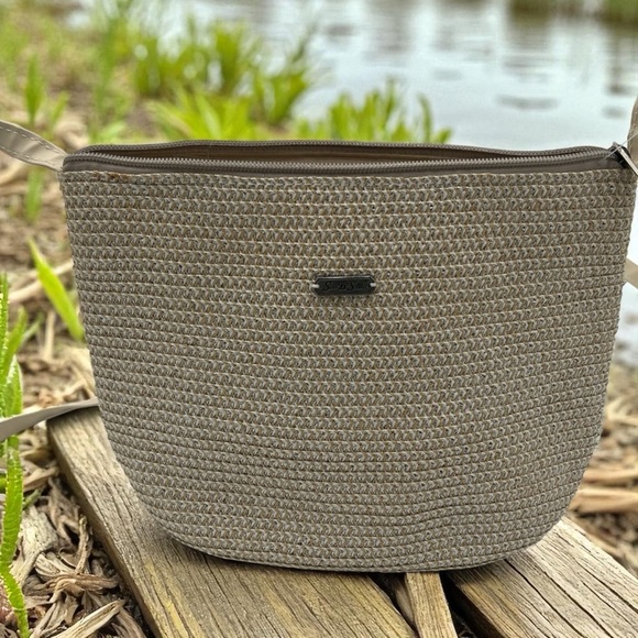 Sun & Sand Straw Shoulder Bag – Beige Woven Crossbody – Boho Style - Picture 4 of 12